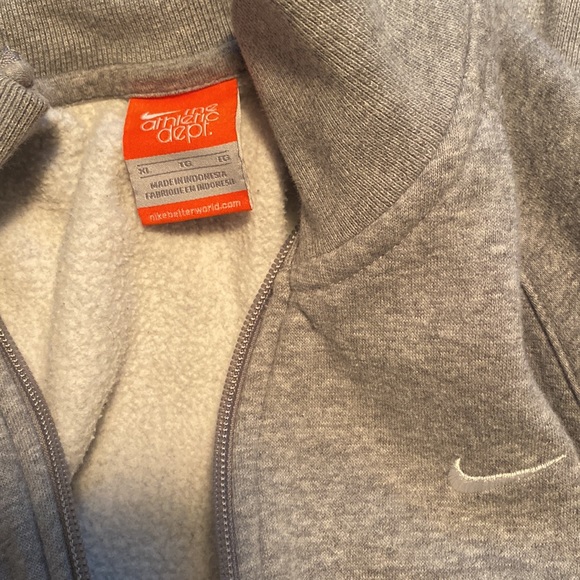 Nike quarter zip sweater - Picture 2 of 2